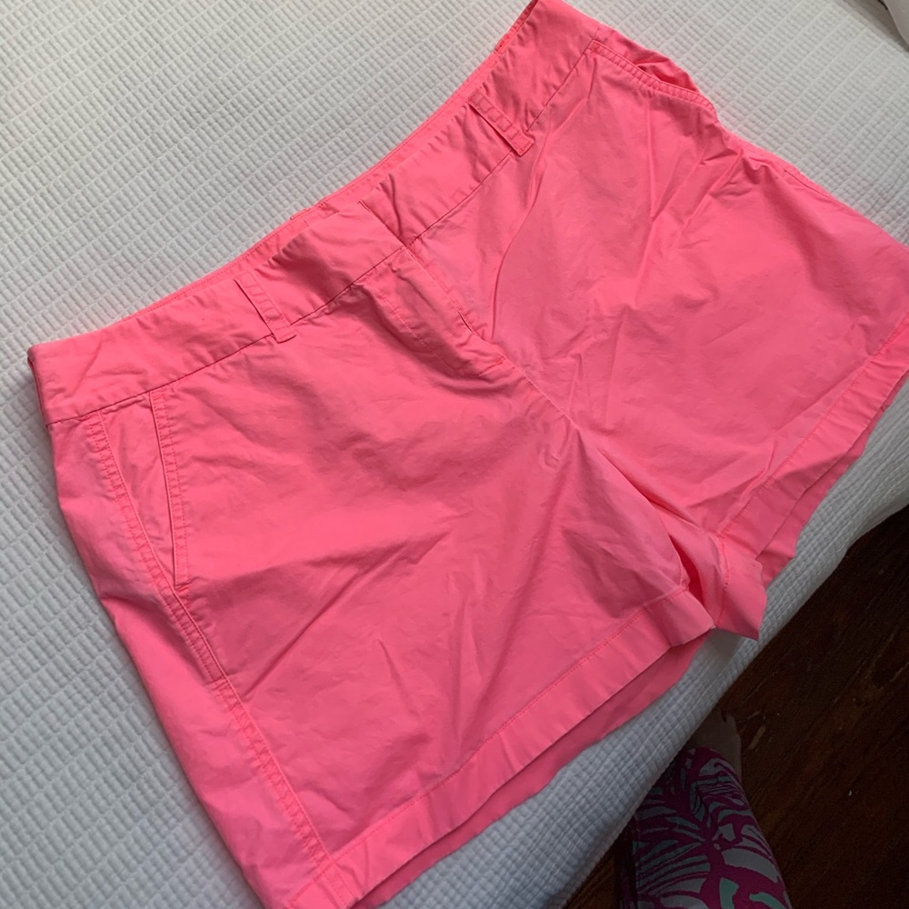 Vineyard Vines 5 inch Every day Shorts size 16